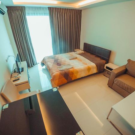 Club Royal Suites Pattaya Exterior foto